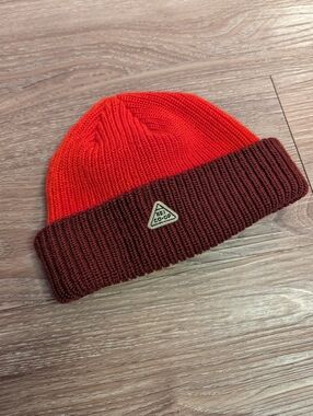 REI Bright Red And Burgundy Cuff Ribbed Beanie S / M
